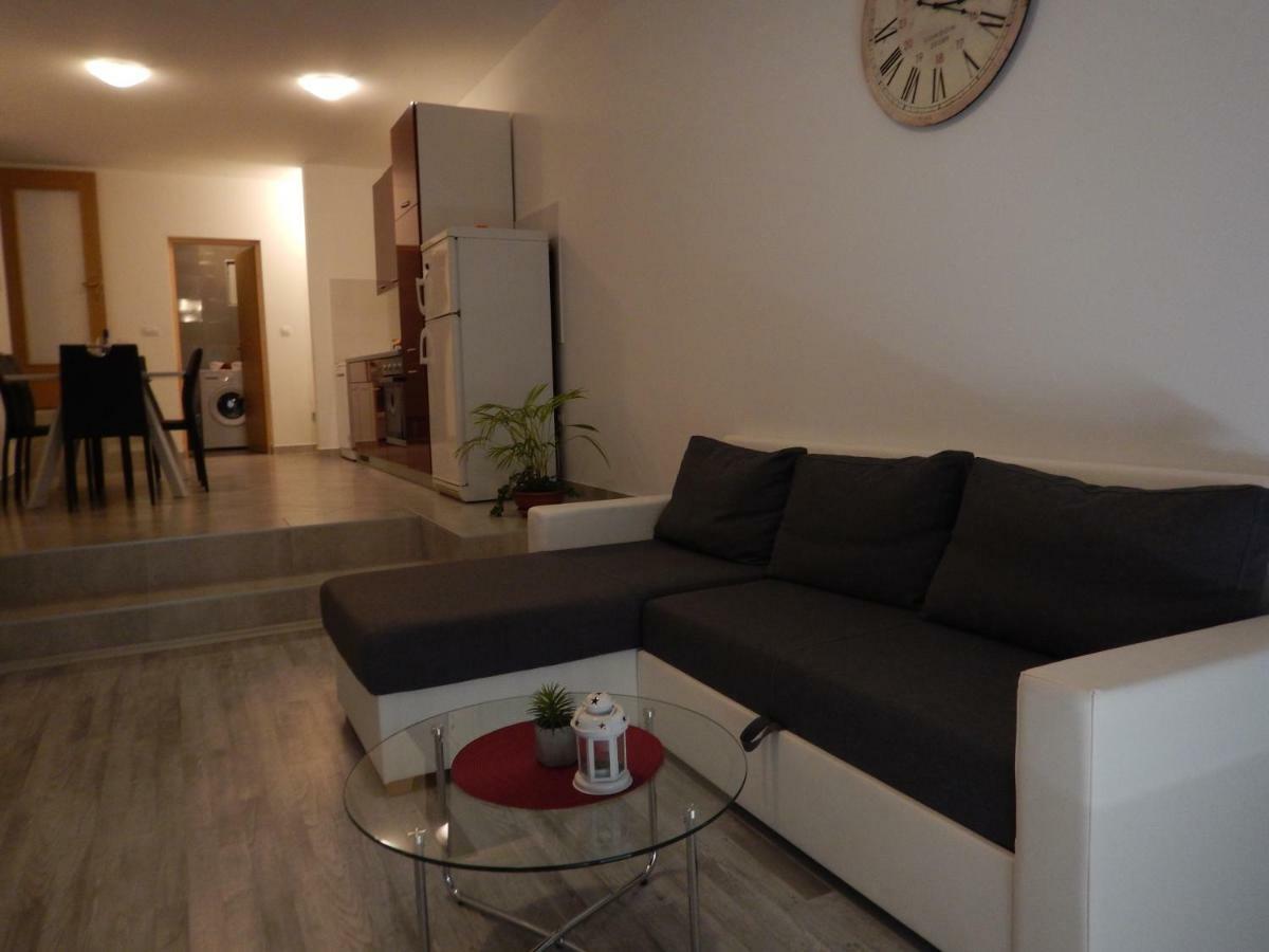 Apartman Ivankovic*** พูลา ภายนอก รูปภาพ