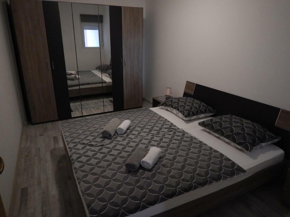 Apartman Ivankovic*** พูลา ภายนอก รูปภาพ