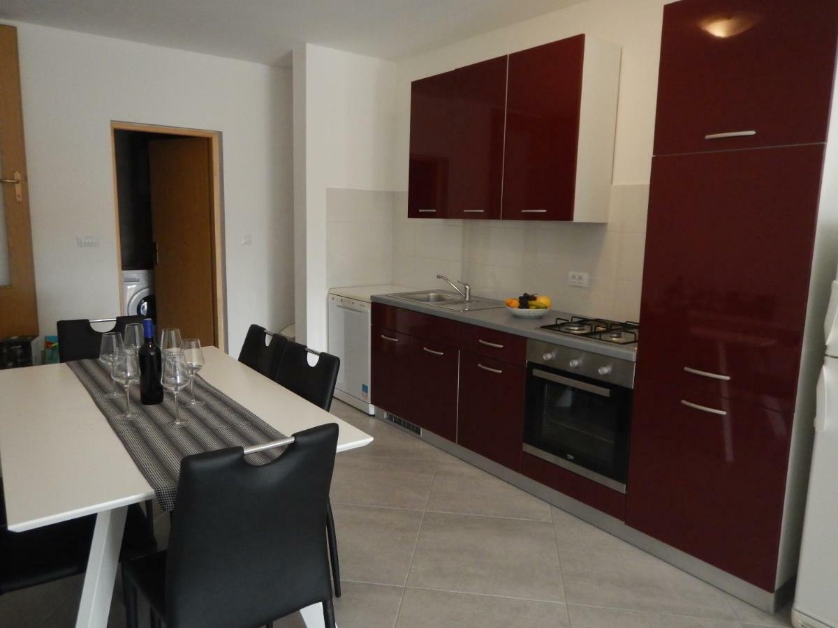 Apartman Ivankovic*** พูลา ภายนอก รูปภาพ