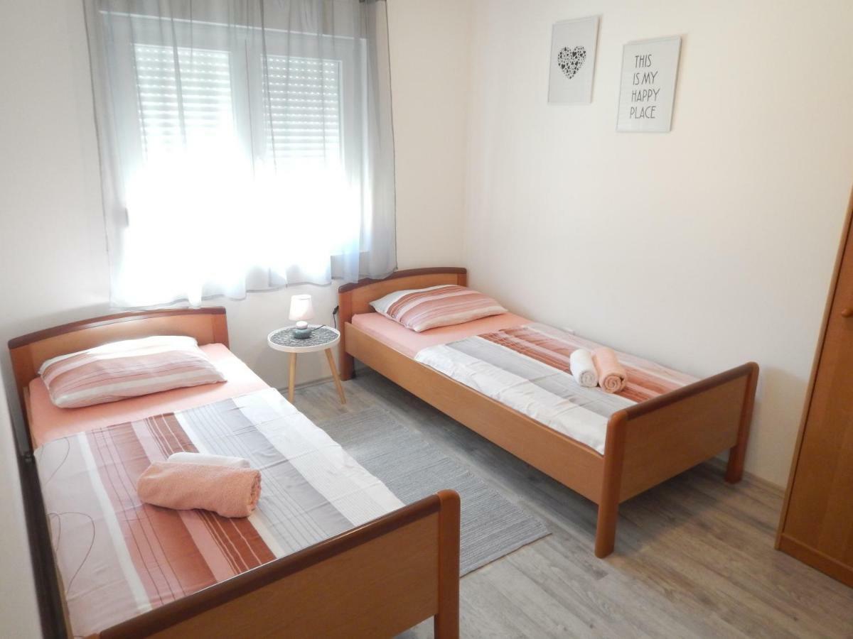 Apartman Ivankovic*** พูลา ภายนอก รูปภาพ